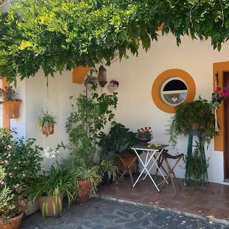 A Casa Do Lagar Homestay Azeitao
