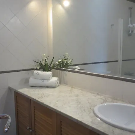 A Casa Do Lagar Homestay Azeitao